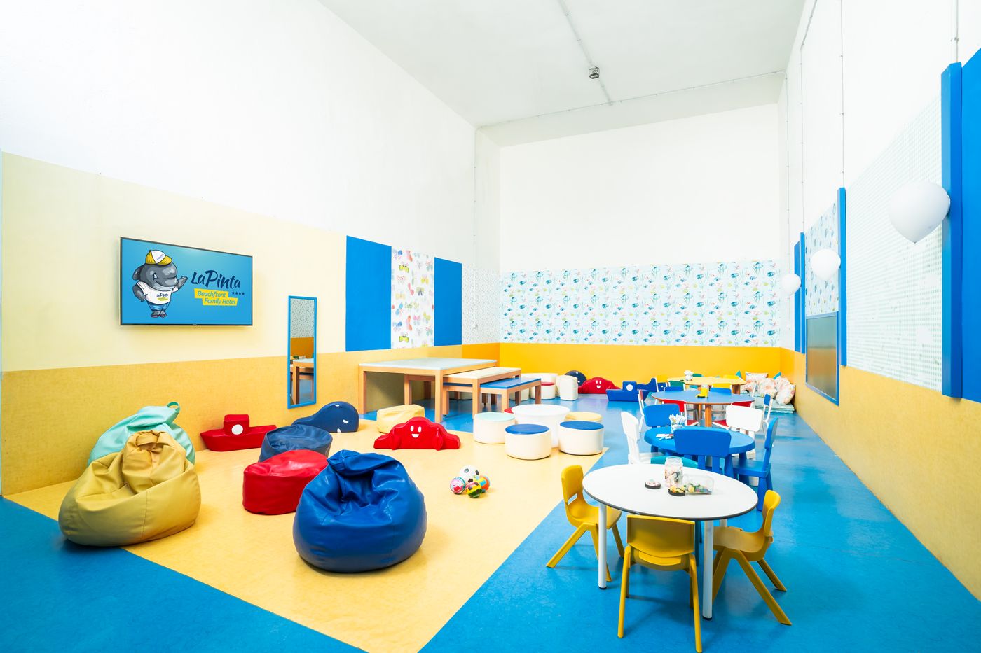 Hovima-La-Pinta-Beachfront-Family-Hotel-Sports-and-Entertainment-60