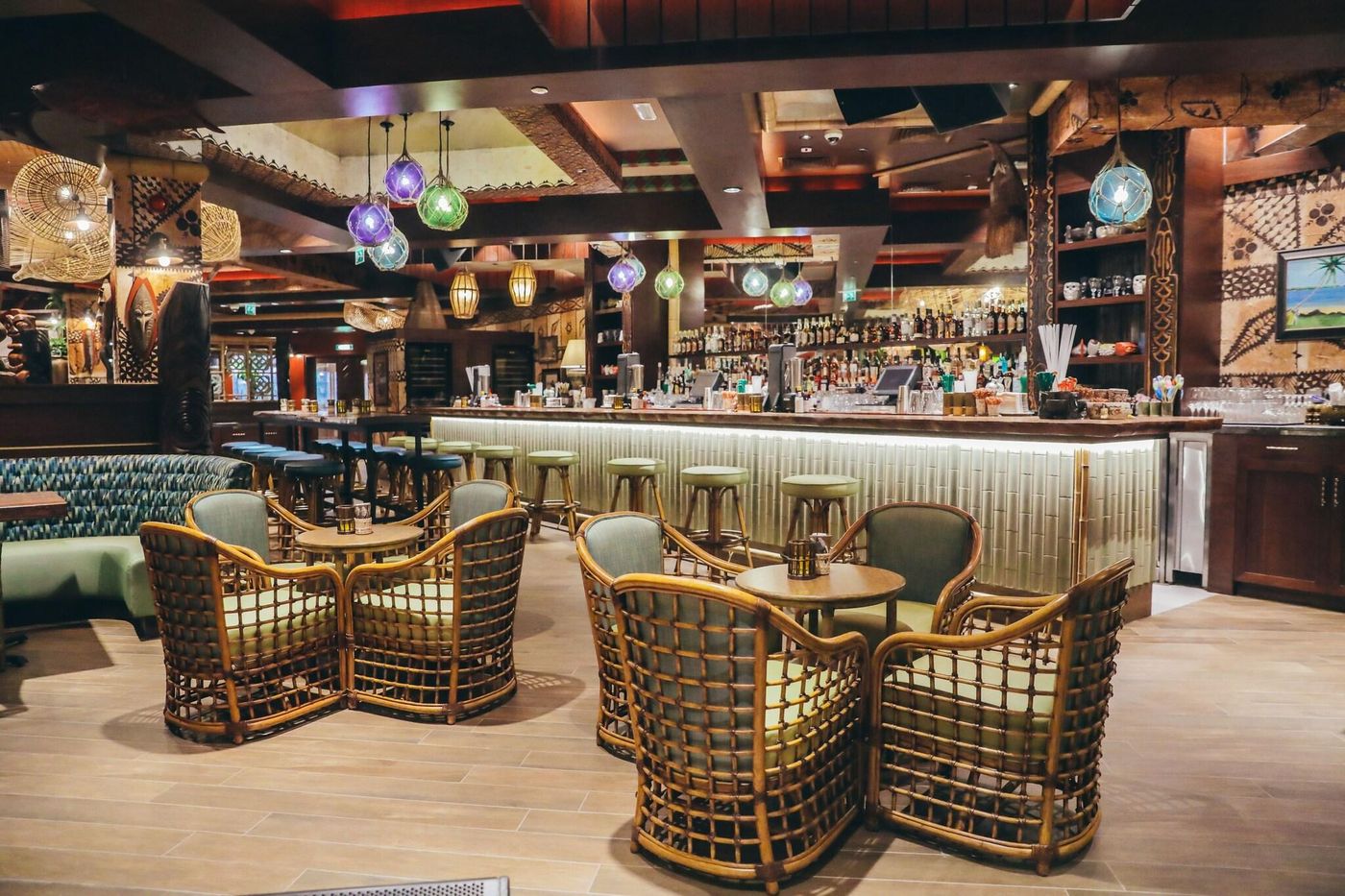 Hilton-Dubai-Jumeirah-Lobby-65