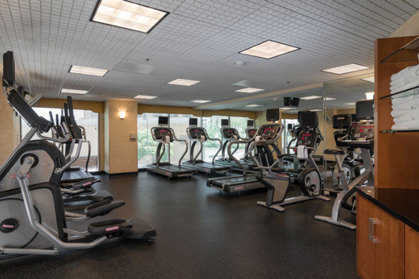 Anaheim-Marriott-Suites-Sports-and-Entertainment-37