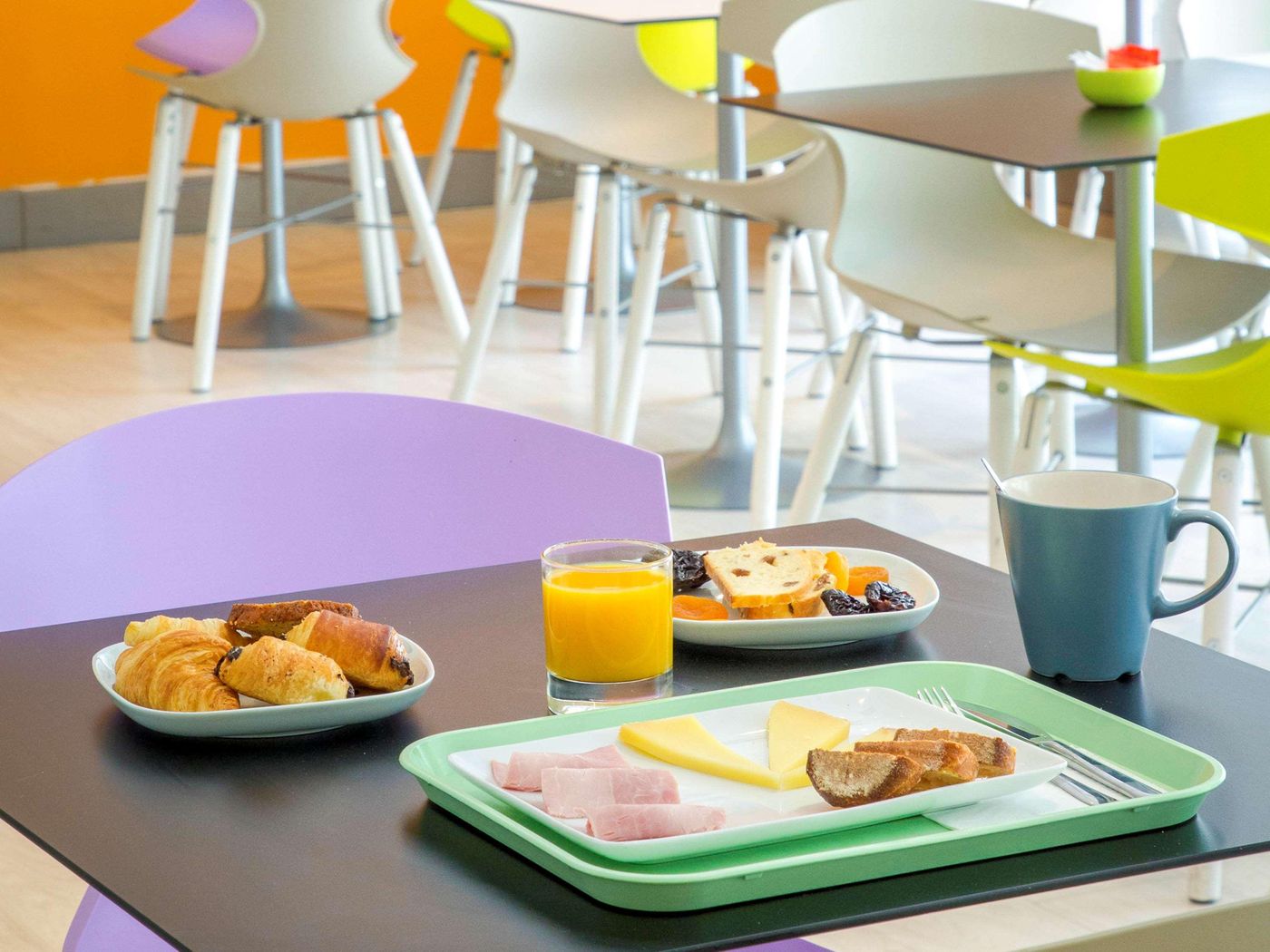 ibis-Styles-Cannes-Le-Cannet-Restaurant-53