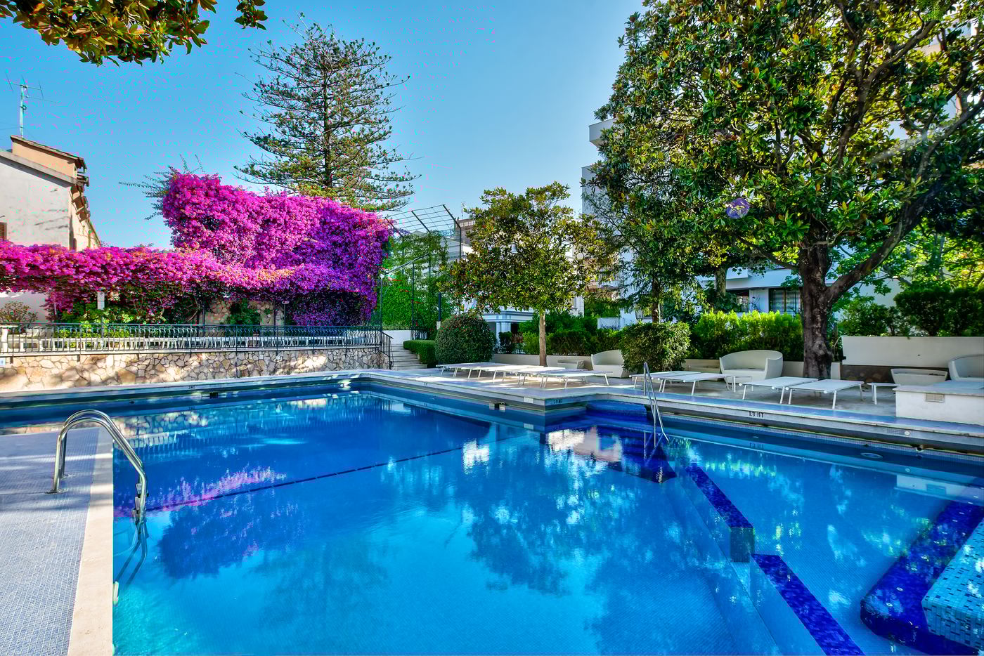 Majestic-Palace-Pool-1