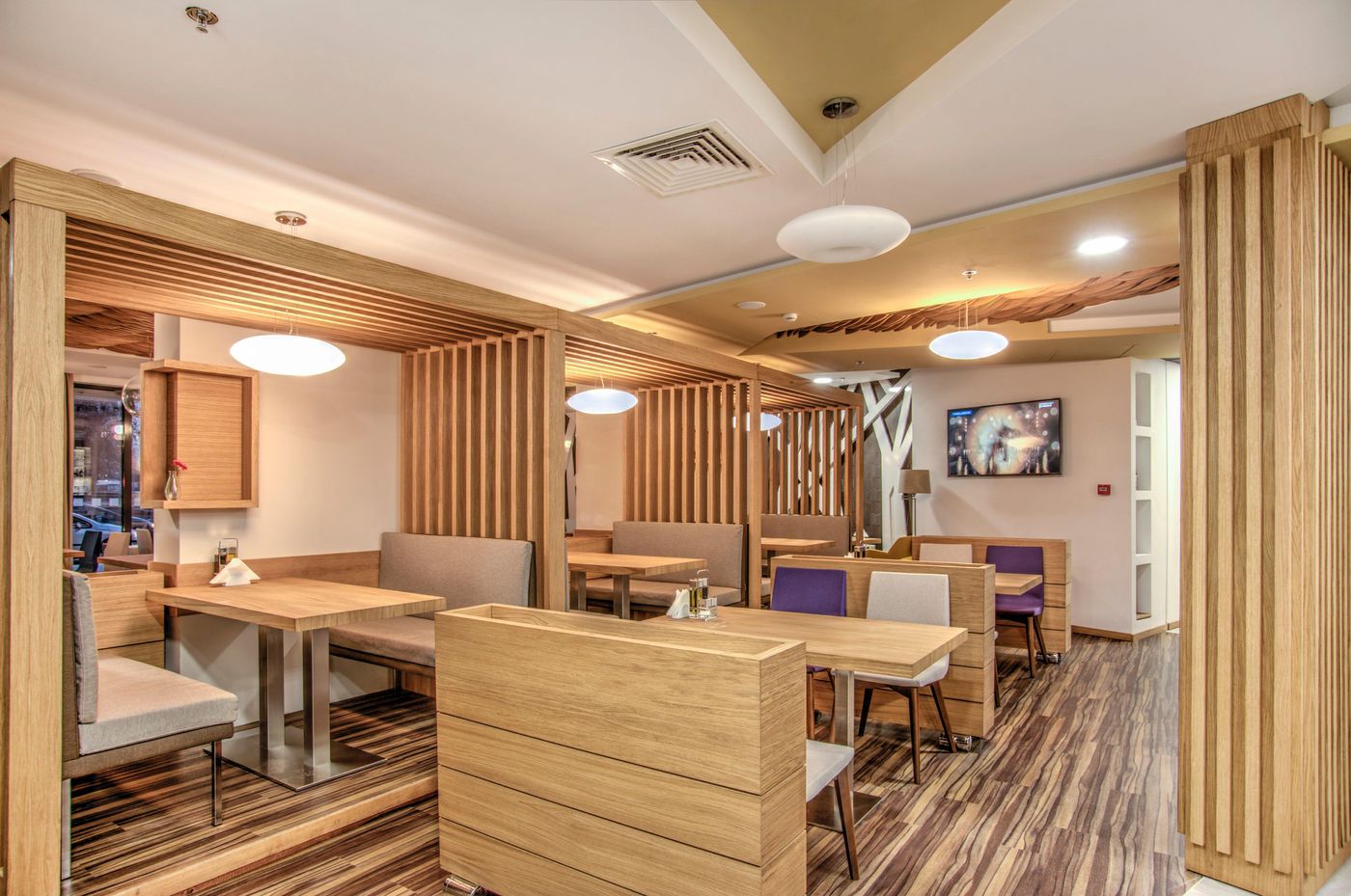 Holiday-Inn-Plovdiv-Restaurant-17