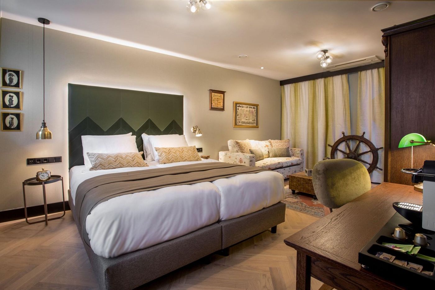 The-Hendrick-S-Hotel-Room-25