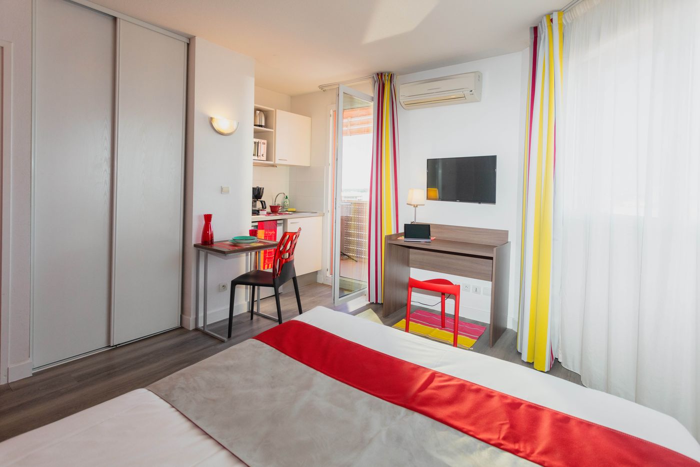 Appart-Hotel Mer & Golf City Perpignan Centre-France-PERPIGNAN -Room-10