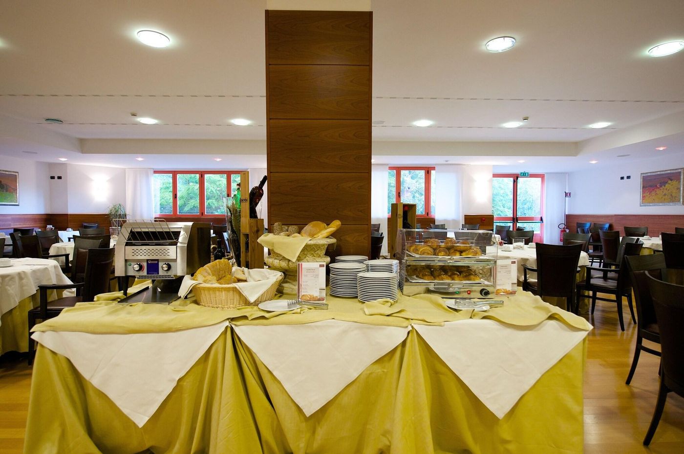 Four-Points-by-Sheraton-Siena-Restaurant-38