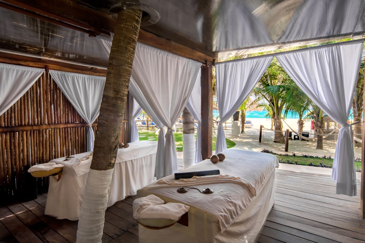 Flamingo-Cancun-Resort-Sports-and-Entertainment-18