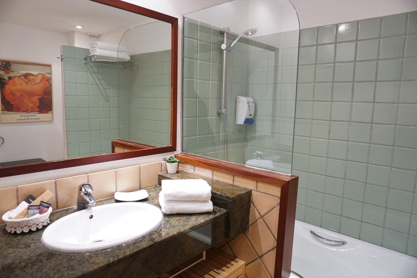 La-Sala-De-Camos-Room-39