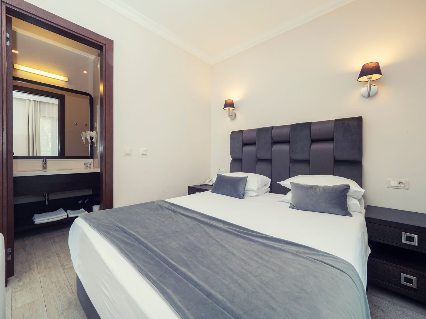 Hotel-Moskva-Room-11