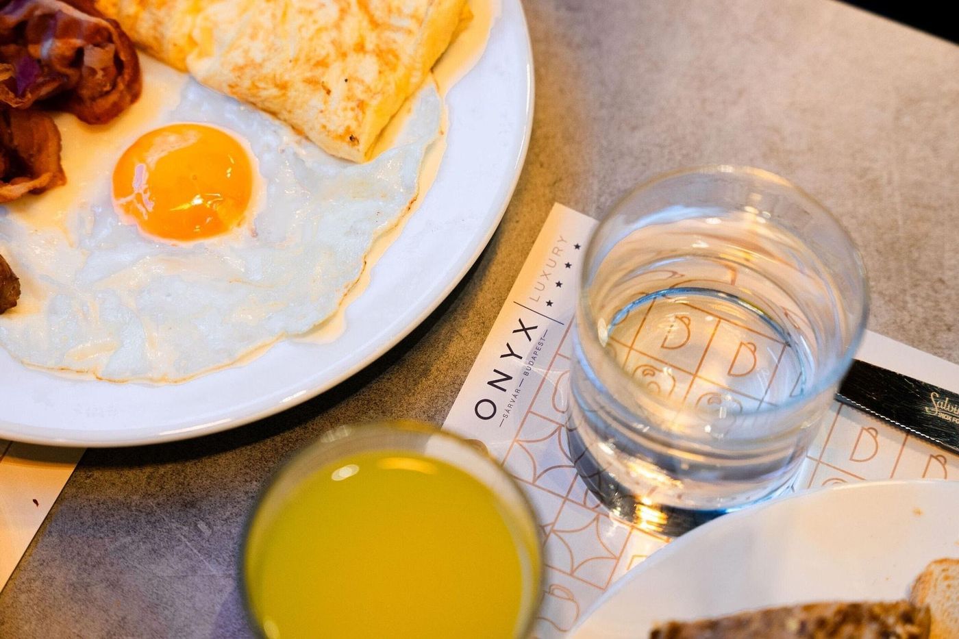 Onyx-Luxury-Hotel-Budapest-Restaurant-57