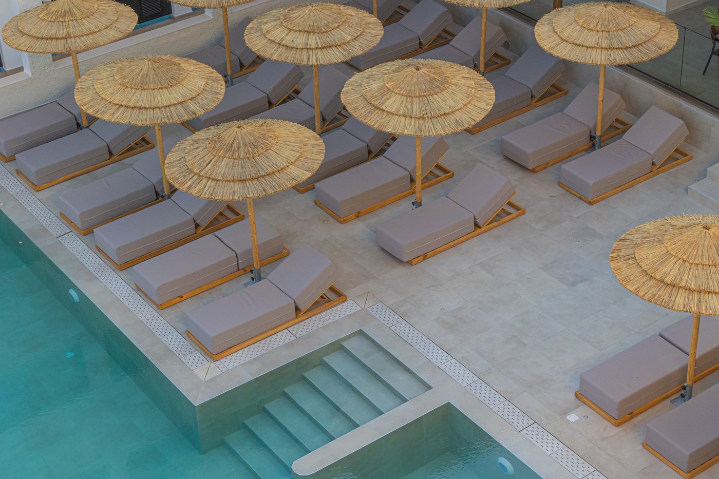 Cabana Blu Hotel & Suites 