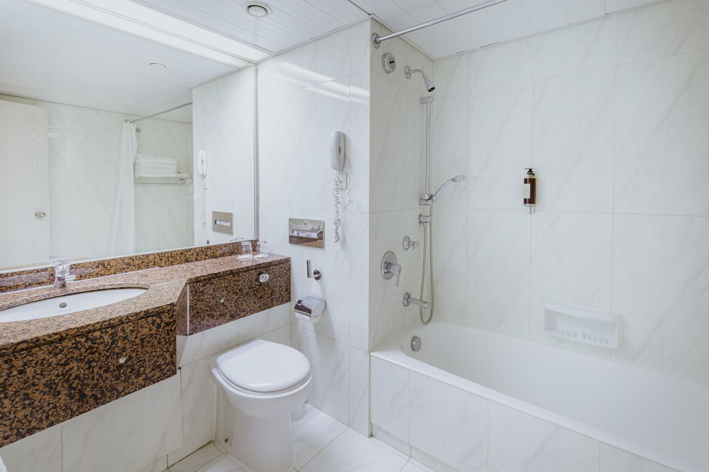 Golden-Coast-Room-44