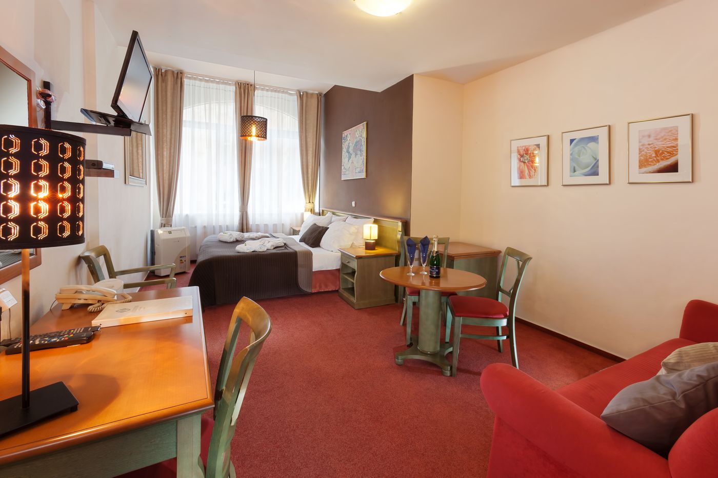 Augustus-et-Otto-Room-7