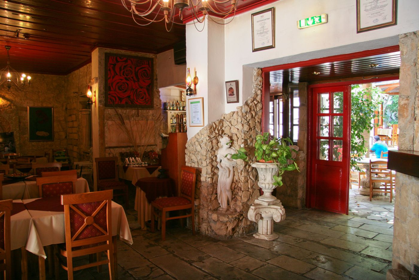 Kiniras-Traditional-House-Lobby-10