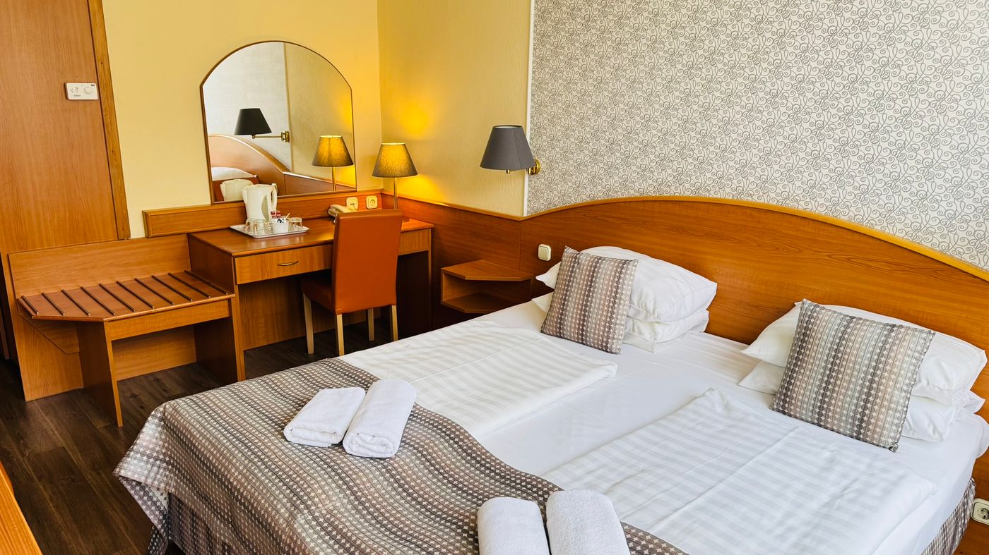 Hotel-Orion-Varkert-Room-4