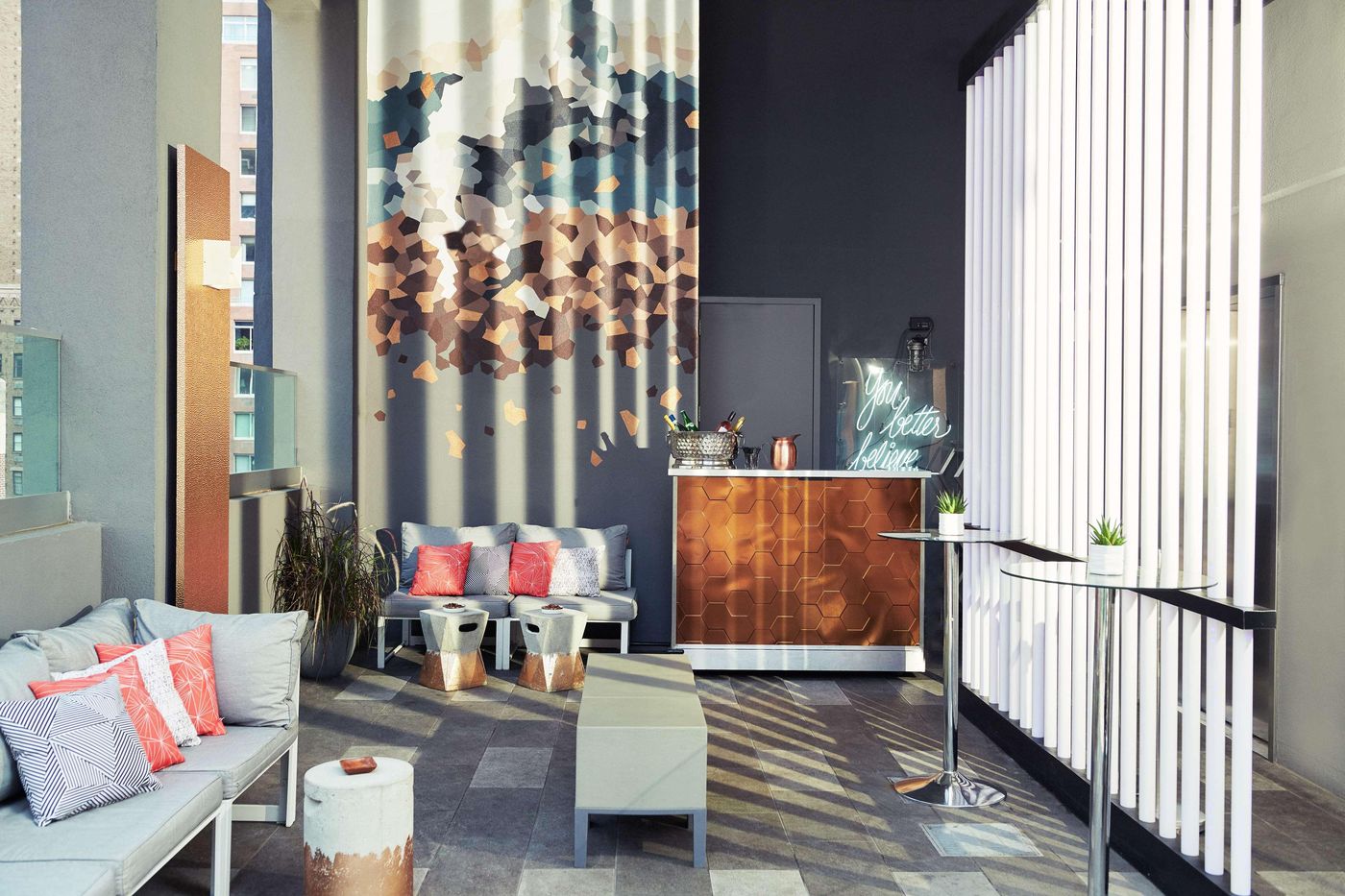 The-Bernic-New-York-City-Tapestry-Col-by-Hilton-General-view-16