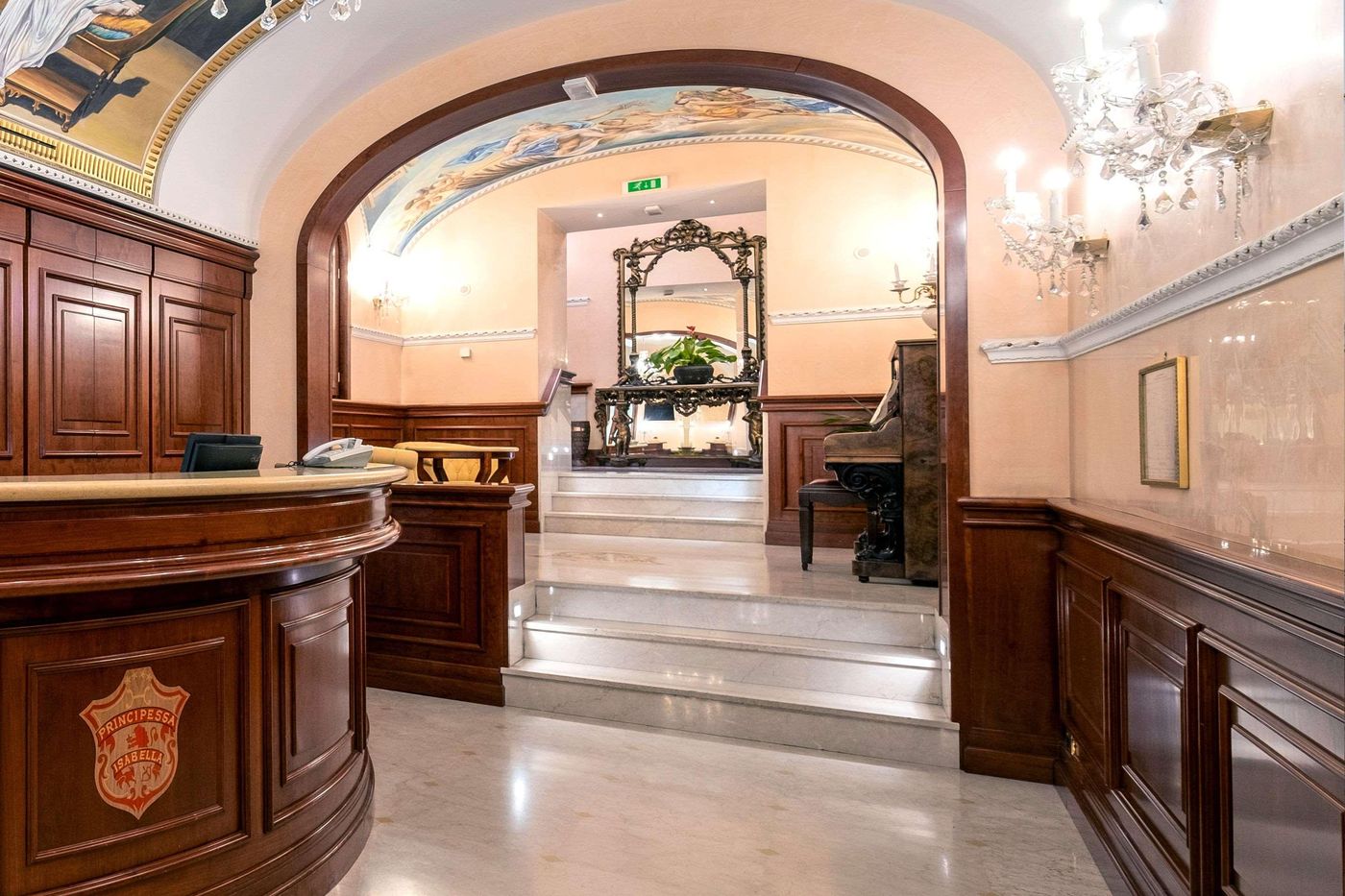 Clarion-Collection-Hotel-Principessa-Isabella-Lobby-12