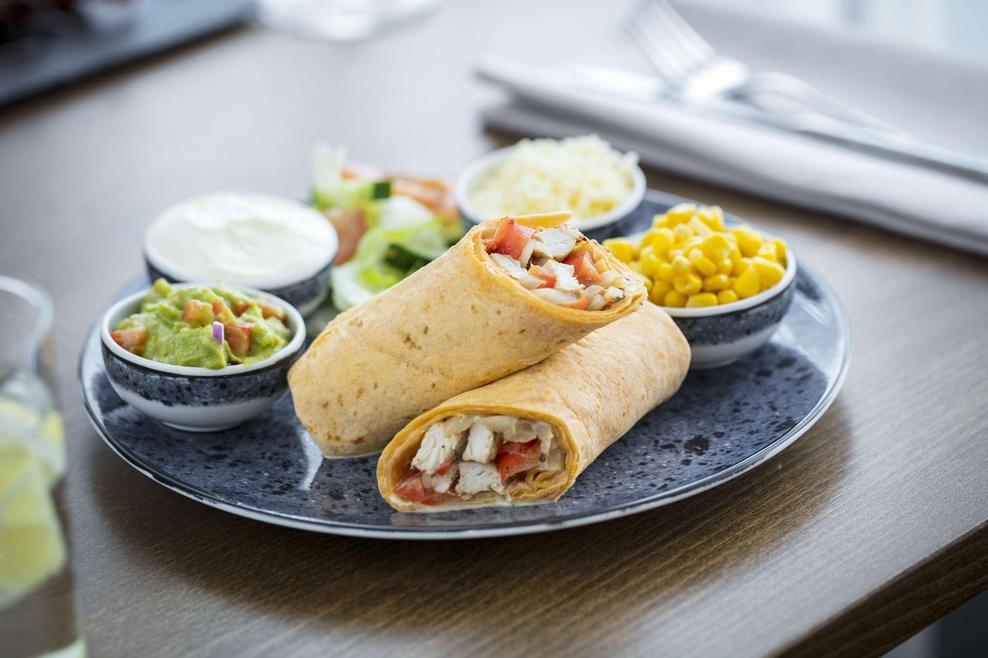 Hampton-by-Hilton-Amsterdam-Airport-Schiphol-Restaurant-25