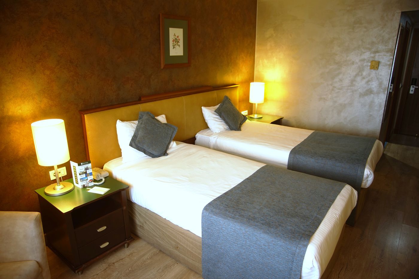 The-Green-Park-Hotel-Merter-Room-18