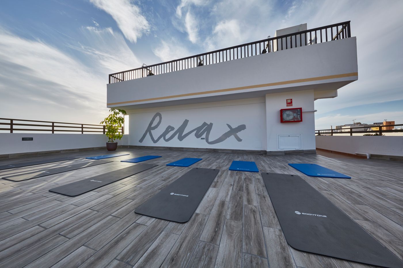 Coral-Ocean-View---Adults-Only-Sports-and-Entertainment-77