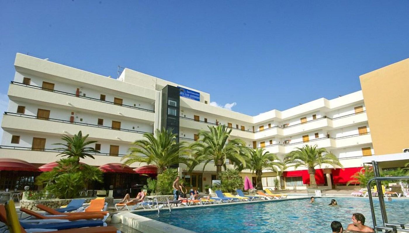 Bahia-de-San-Antonio-General-view-2