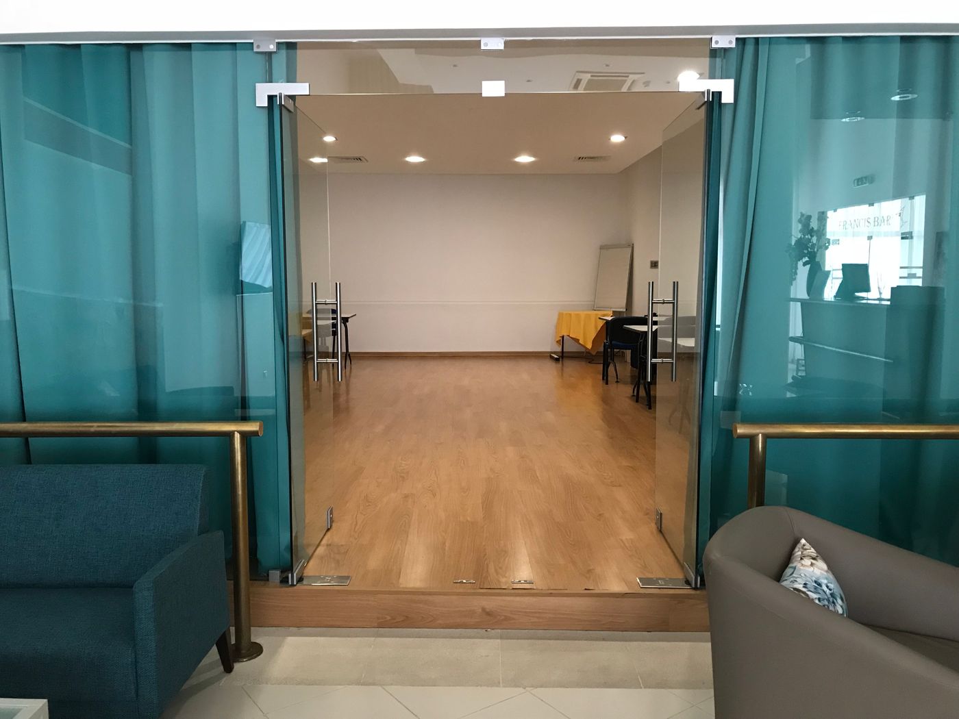 Francis-Conferences-5