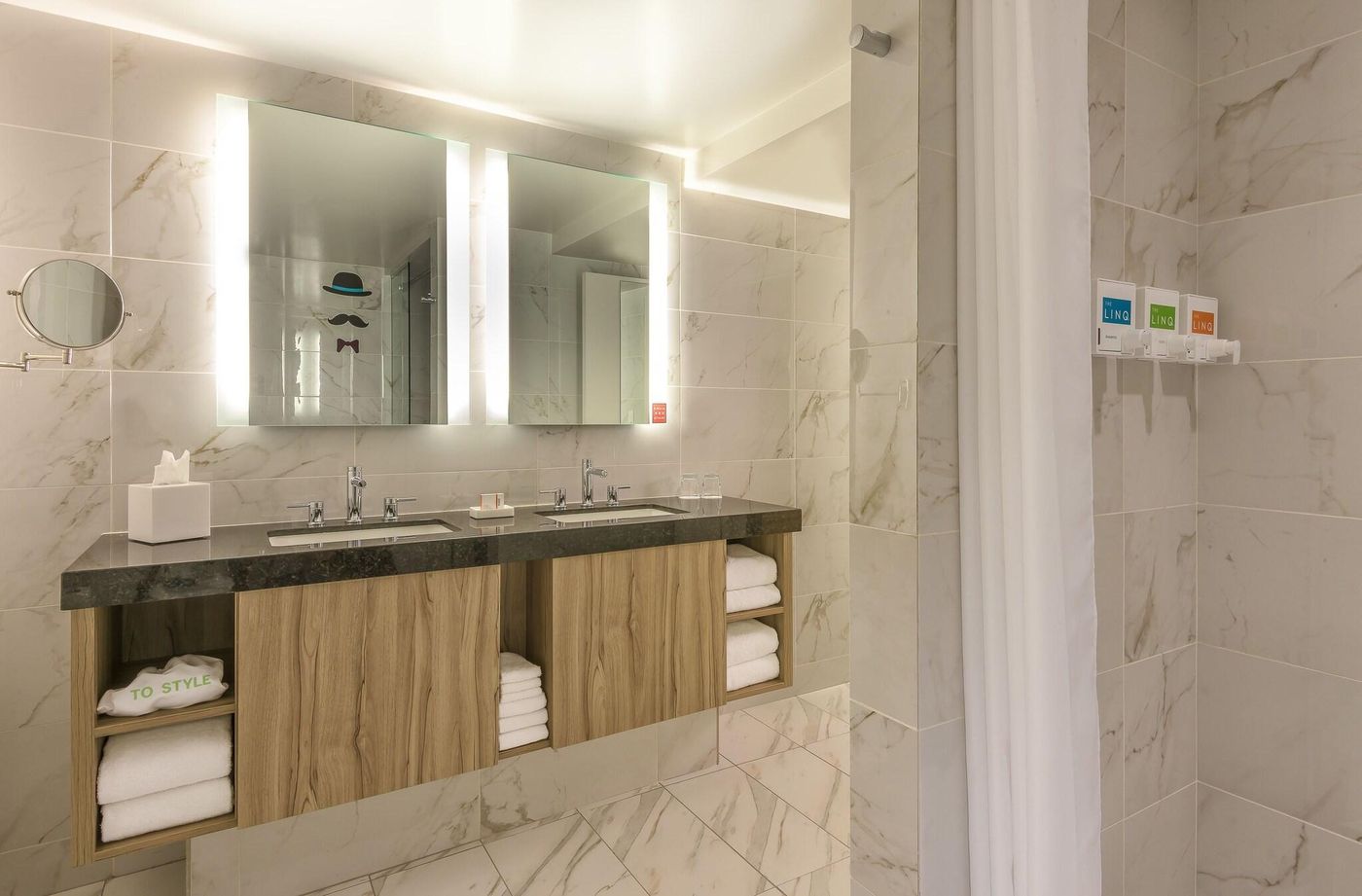 The-LINQ-Hotel-and-Casino---A-Caesars-Rewards-Destination-Room-33