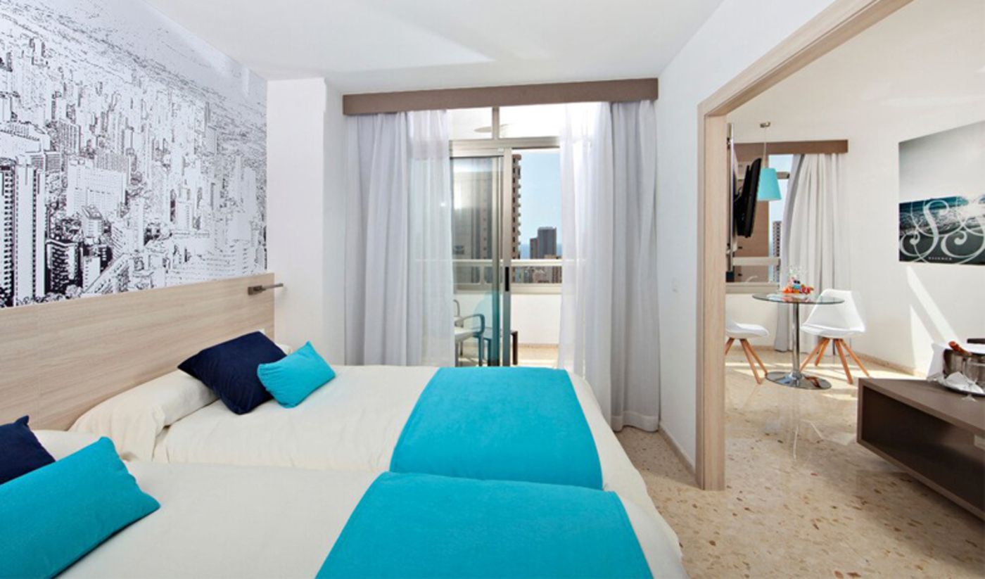 Flamingo-Beach-Resort---Adults-Recommended-Room-18