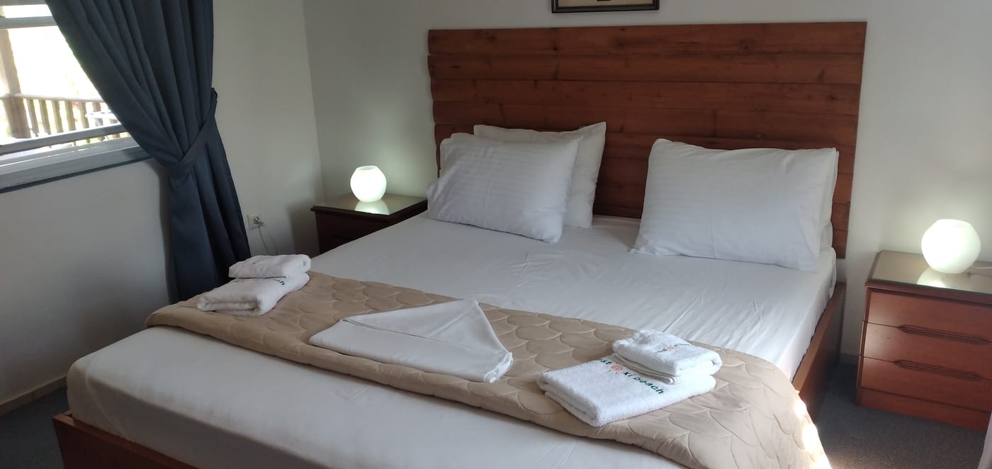 Zest---Xi-Beach-Room-36