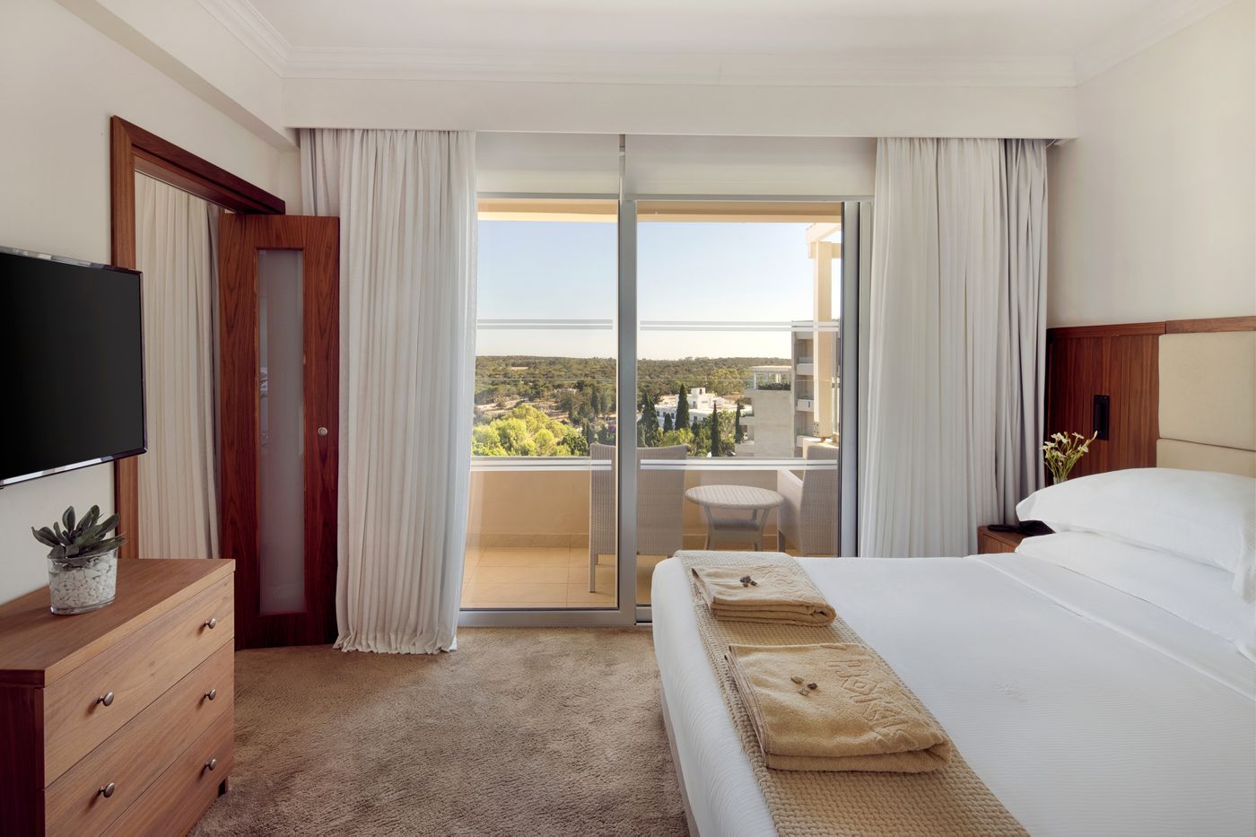 Grecian-Park-Hotel-Room-29