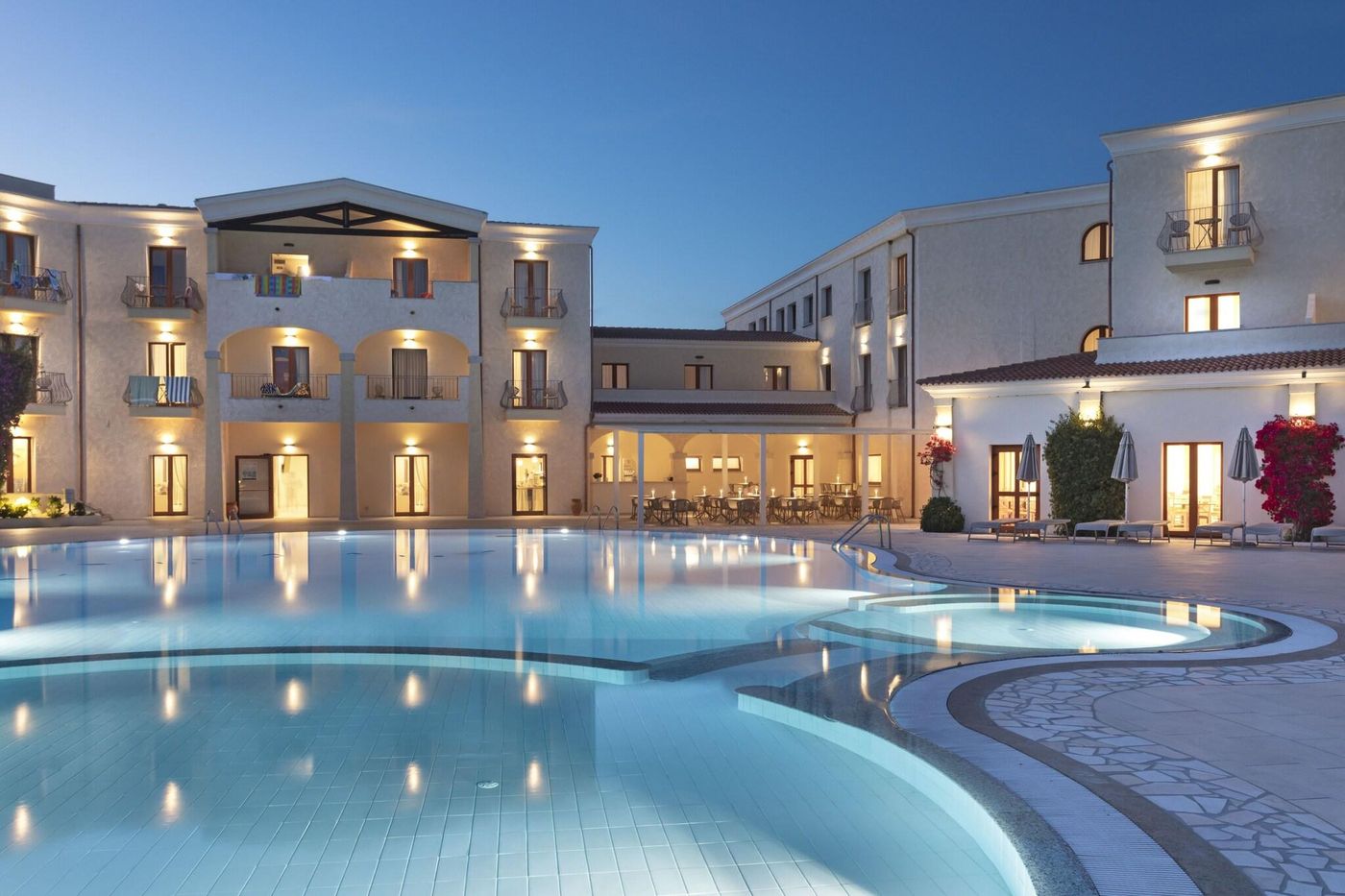 Blu-hotel-Morisco-Pool-3