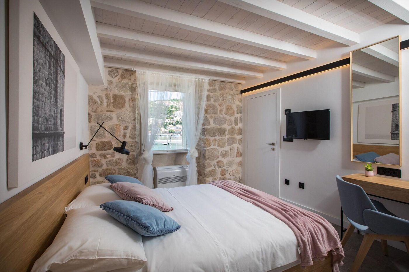 Bova-Luxury-Rooms-Room-10