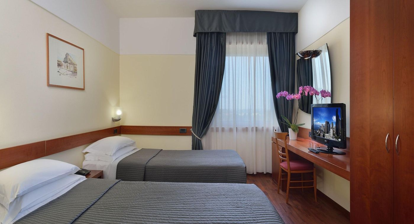 Hotel Bologna Airport - Italy - Bologna - Room - 1