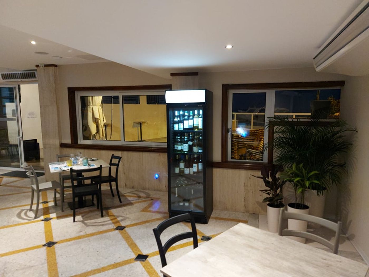 Ambassador-Hotel-Restaurant-10