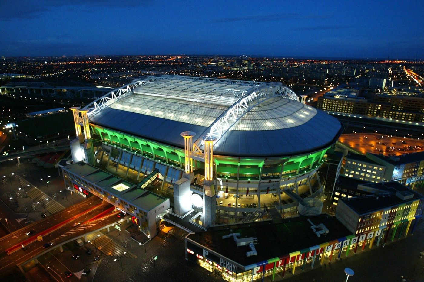 Courtyard-By-Marriott-Amsterdam-Arena-General-view-49