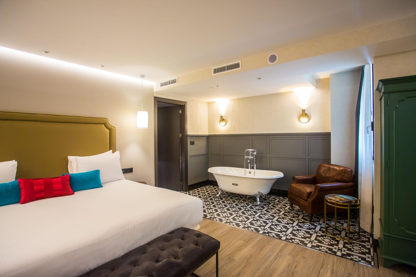 Hotel-Indigo-Madrid---Gran-Via-Room-36