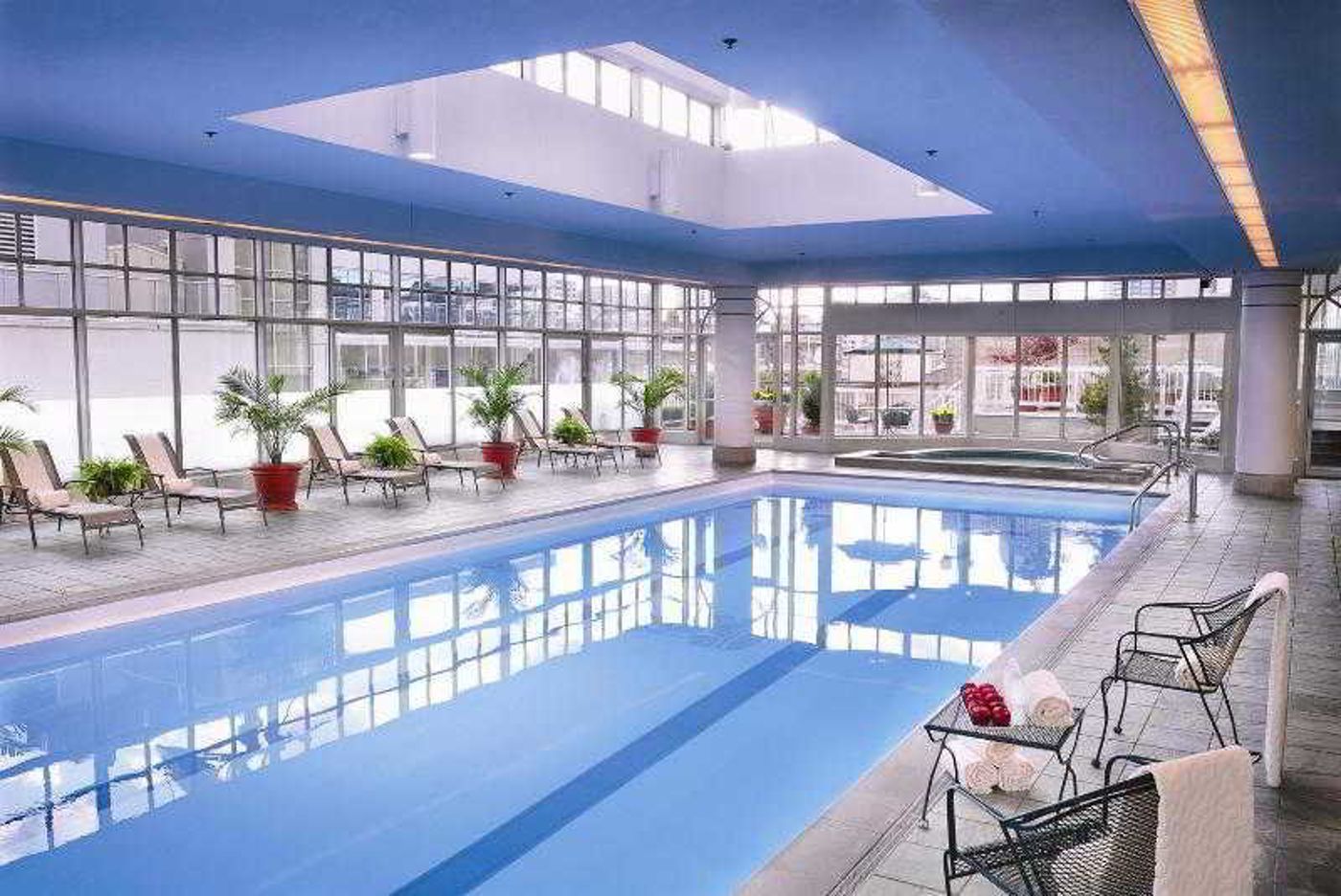 Fairmont-Vancouver-Pool-79