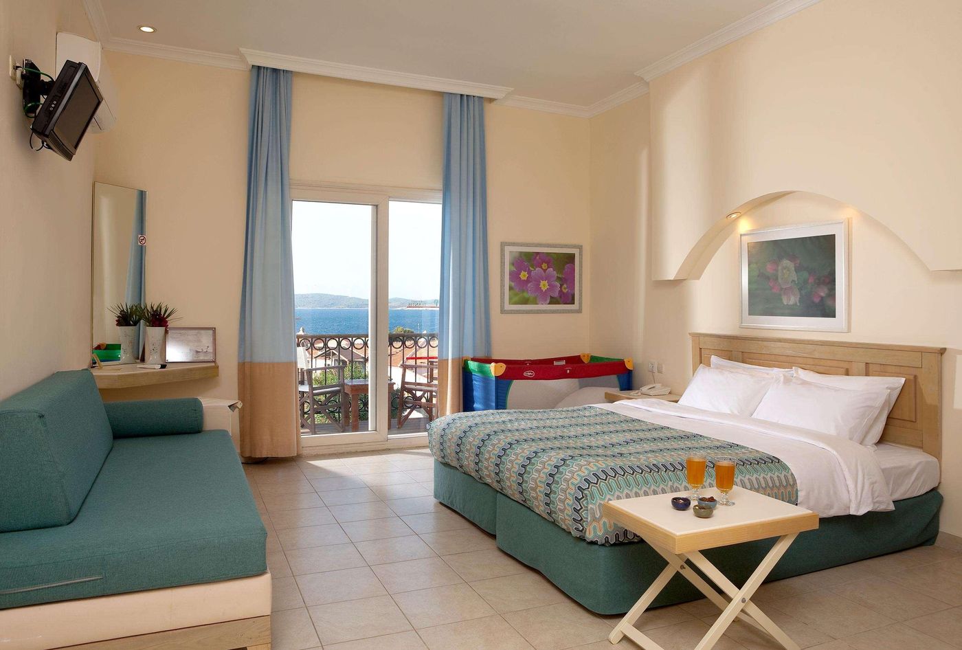 Club-Resort-Atlantis-Room-33