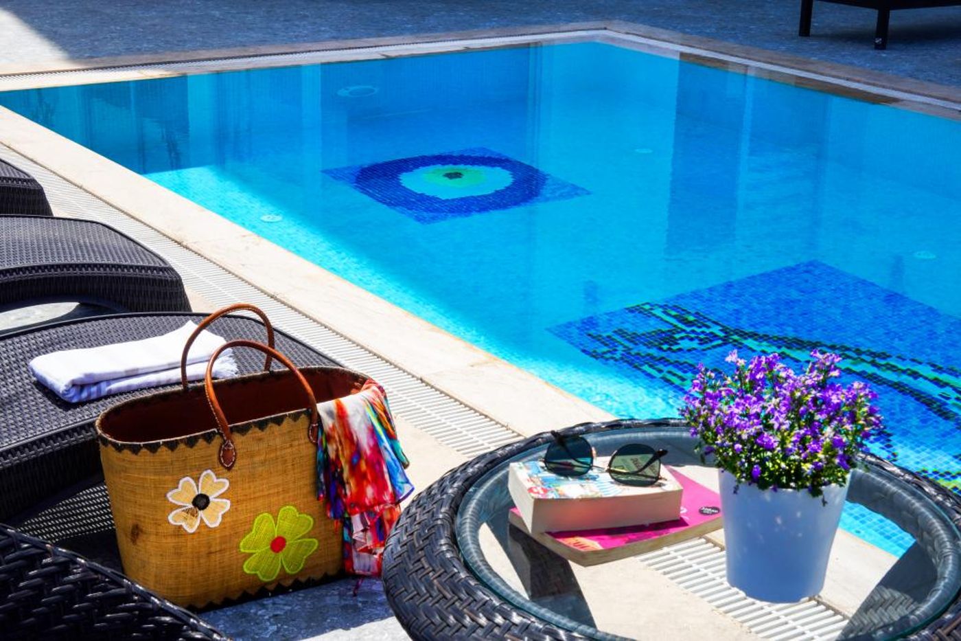 Aurasia Seaside Hotel