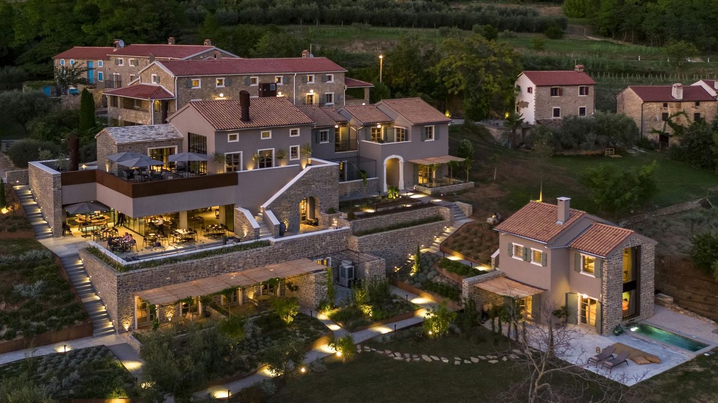 San-Canzian-Hotel-and-Residences-General-view-9