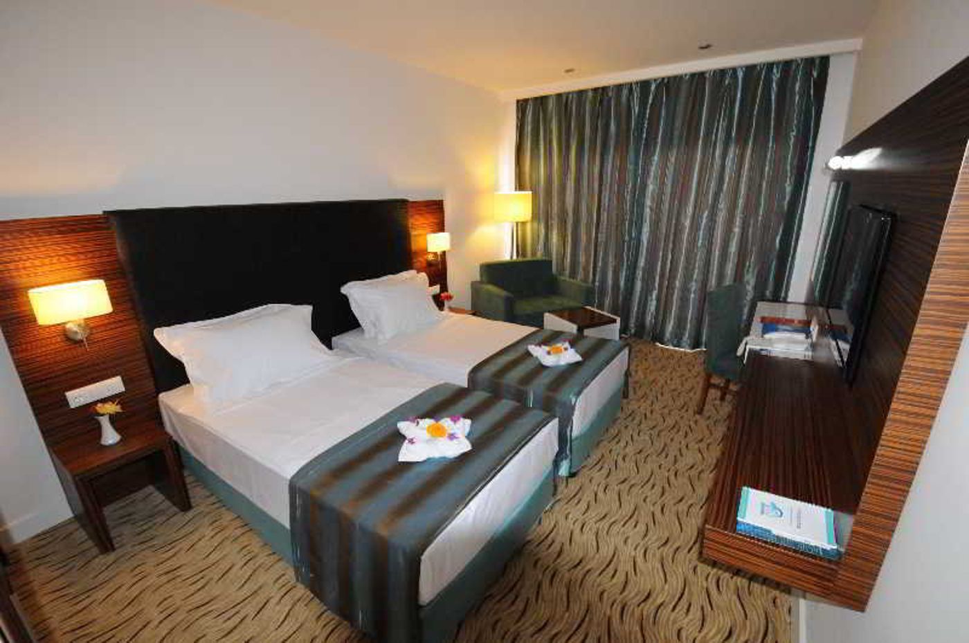 Palm-Wings-Kusadasi-Beach-Resort-Room-17