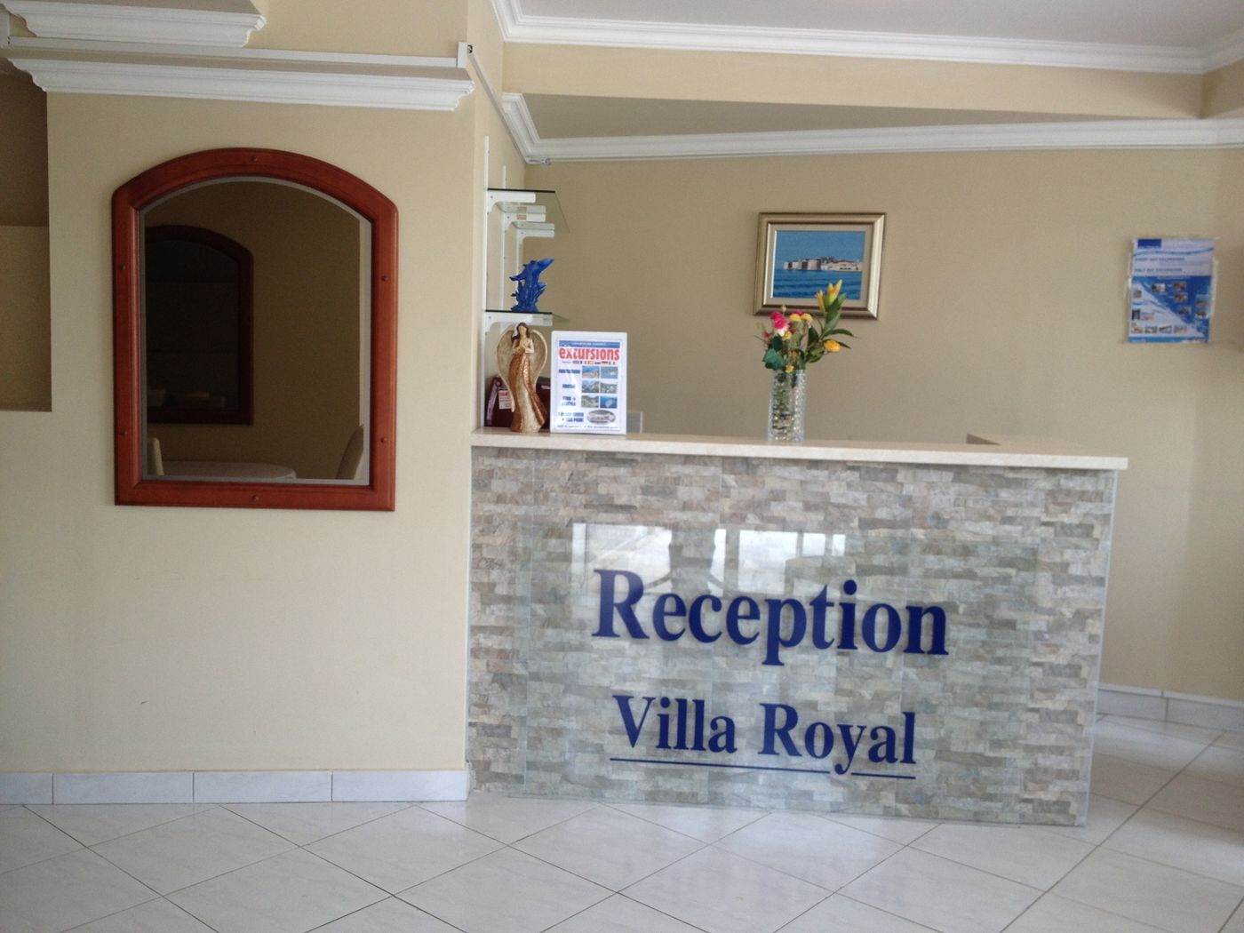 Villa-Royal-Lobby-13