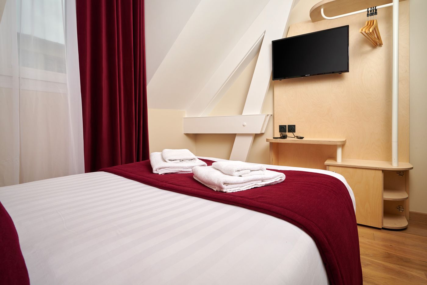 VLH-Paris-Montparnasse-Eiffel-Room-11