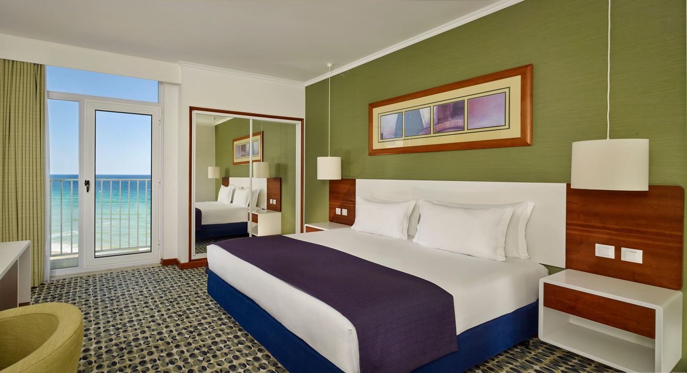 Holiday-Inn-Algarve-Room-6