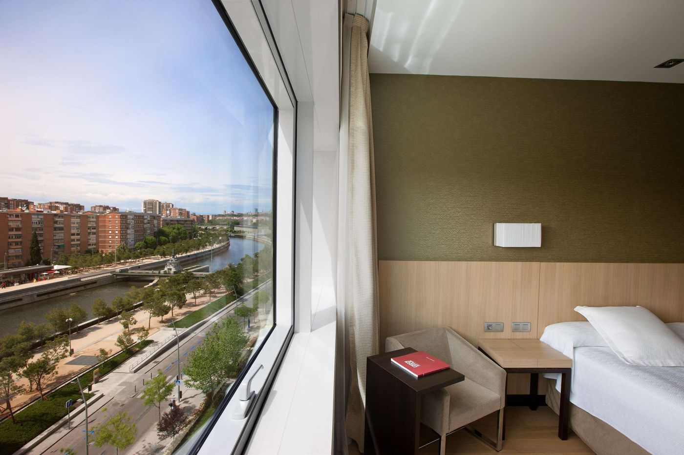 NH-Madrid-Ribera-del-Manzanares-Room-32