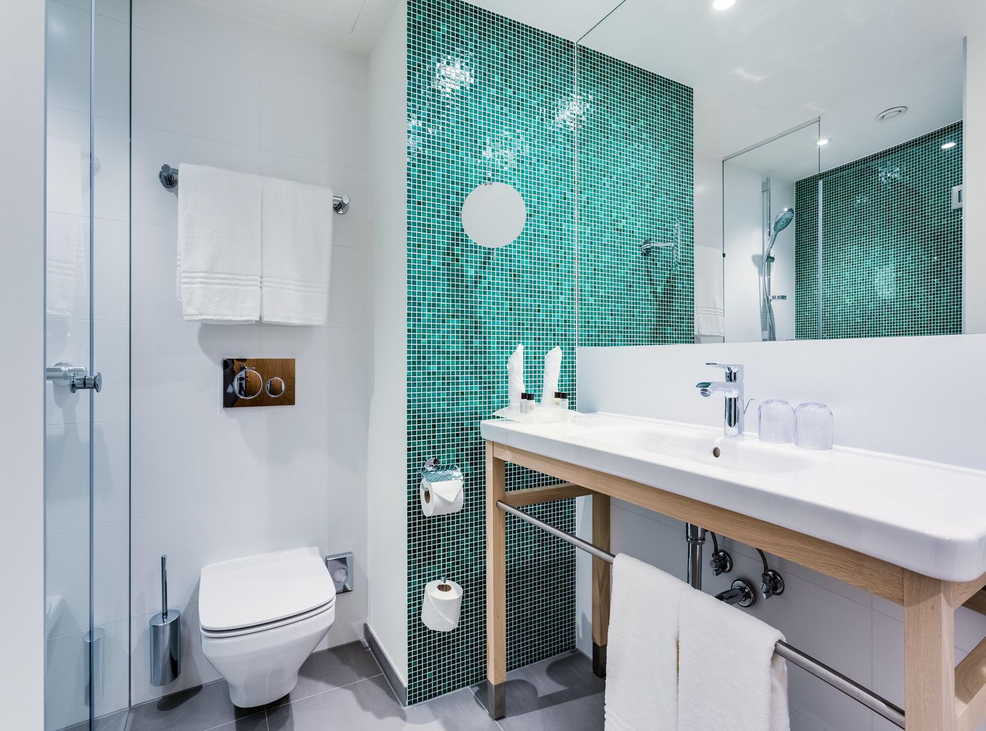 Holiday-Inn-Warsaw-City-Centre-Room-44