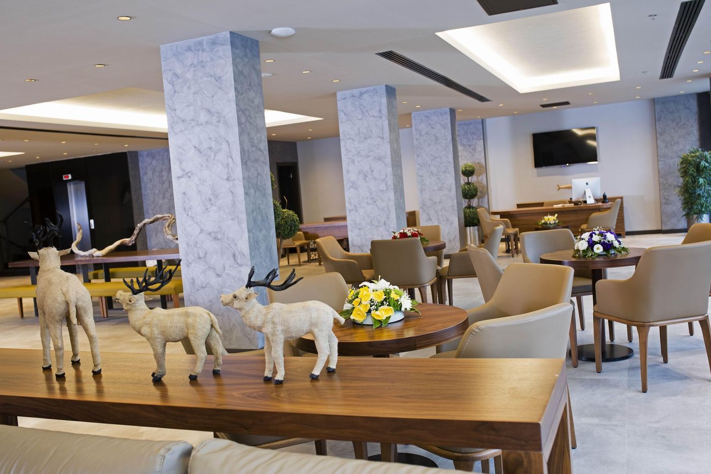 Mirage-World-Lobby-49