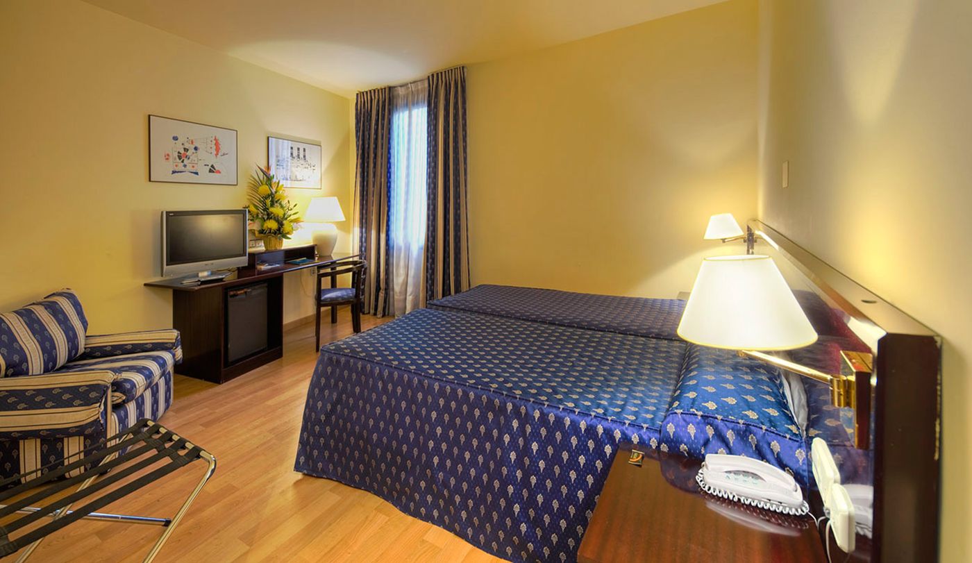 Atlantis-Spain-BARCELONA-Room-8