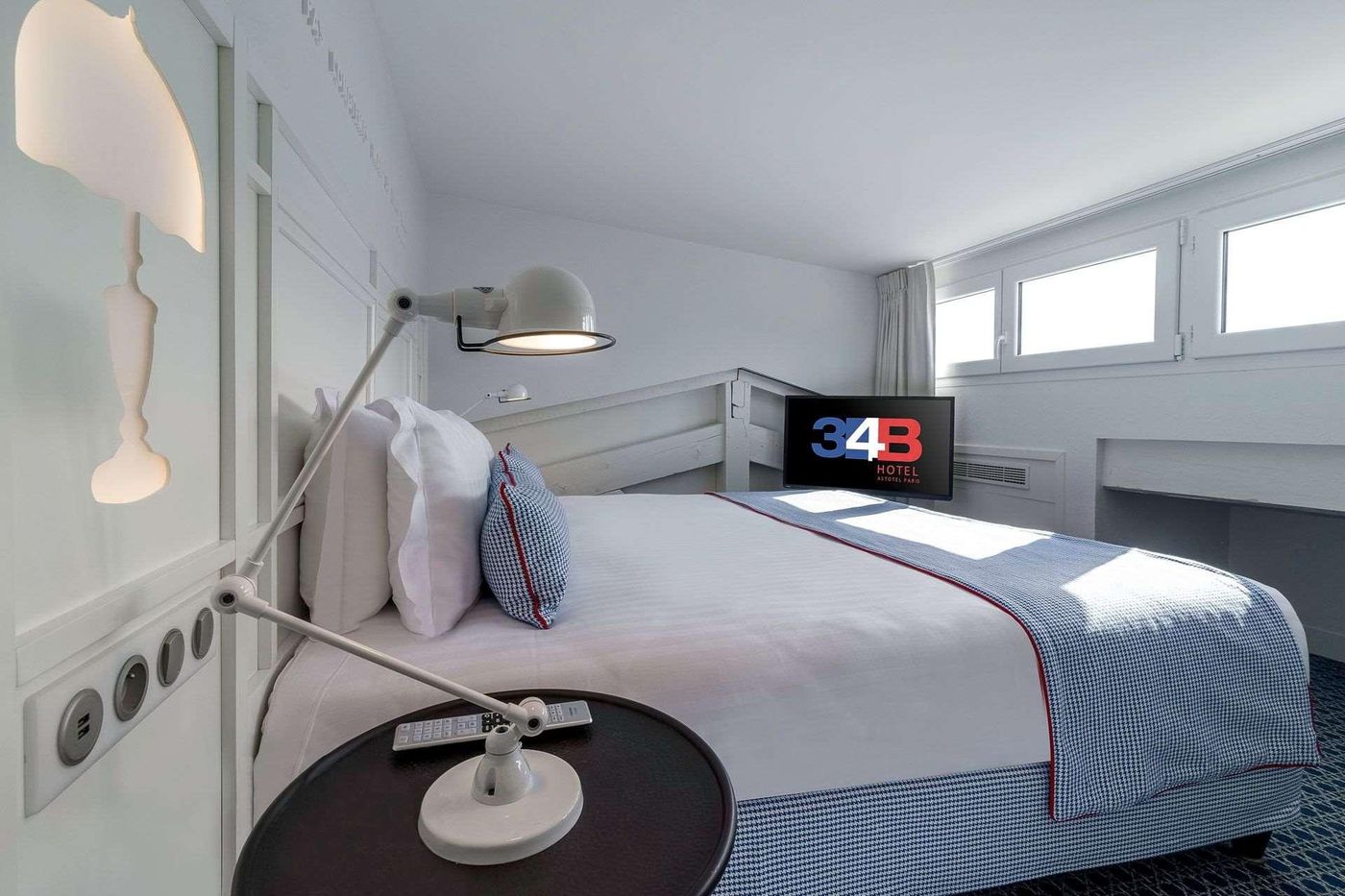 Hotel-34B-Astotel-Room-24