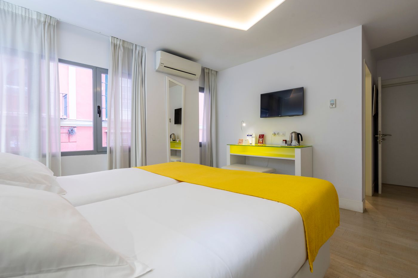 Atarazanas-Malaga-Boutique-Hotel-Room-10