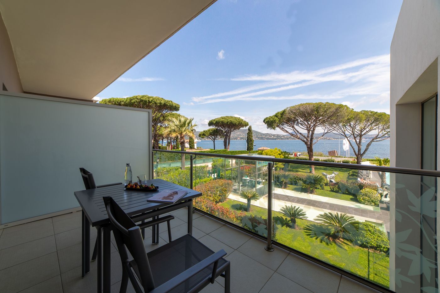 Kube-Hotel-St-Tropez-Room-92